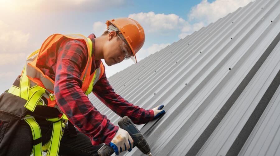 Professional Emergency Roof Repairs services in Melvern, KS